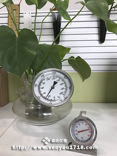 冬季空調(diào)房少不了室內(nèi)溫度計(jì).jpg